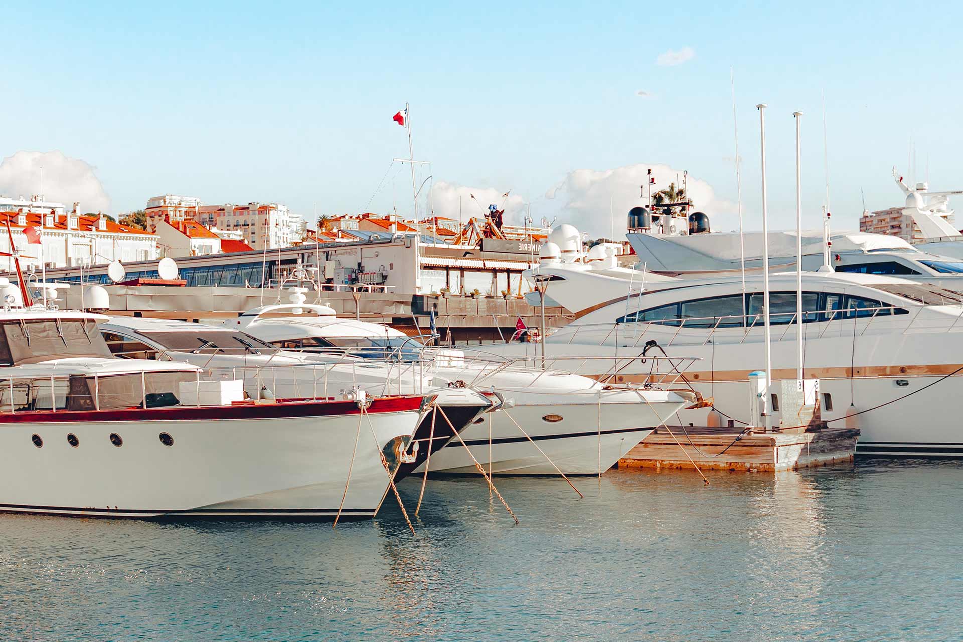 About 1 Best time to sail the Caribbean with scenic ocean views
